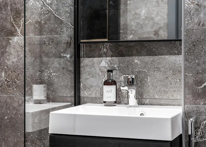 Levin Lyhty Bea For 3 Guests And Bella For 6 Guests By Hilla レヴィ