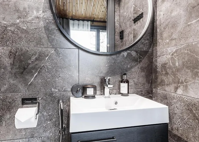 Levin Lyhty Bea For 3 Guests And Bella For 6 Guests By Hilla レヴィ