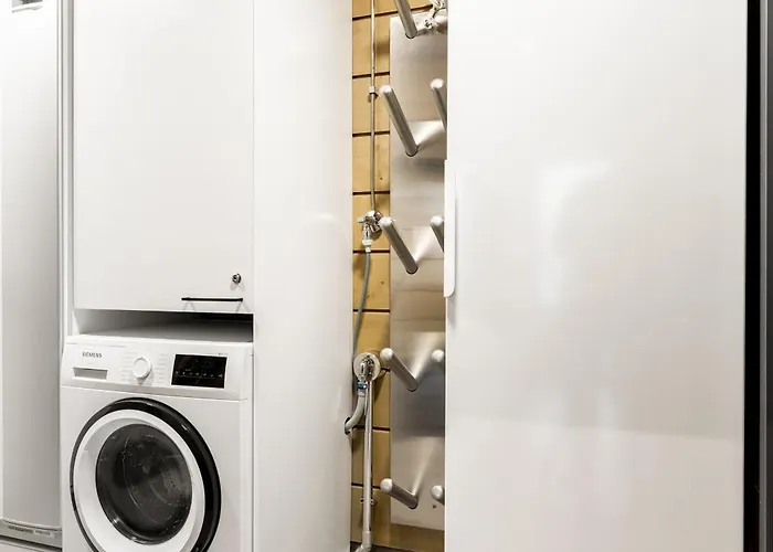 Levin Lyhty Bea For 3 Guests And Bella For 6 Guests By Hilla レヴィ